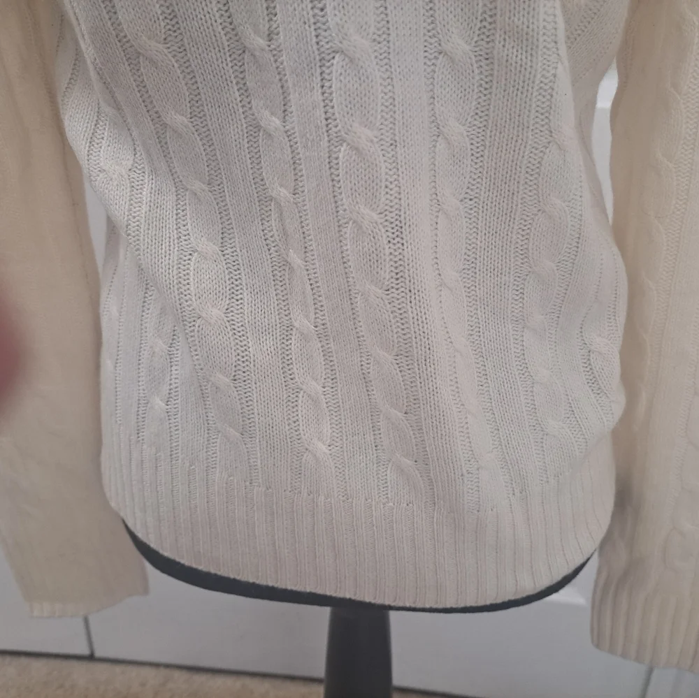 100% Cashmere Cable Knit Sweater Size L 12 -14